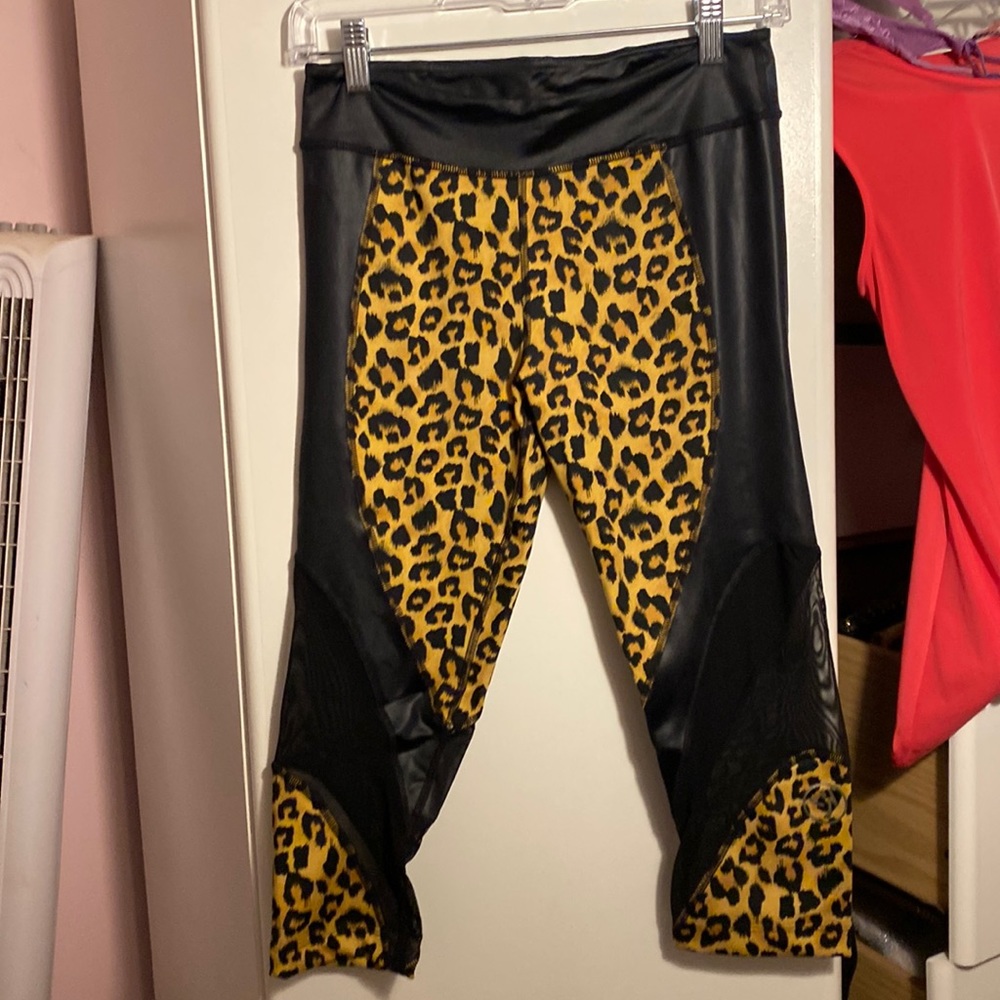 Zumba capri cheetah print